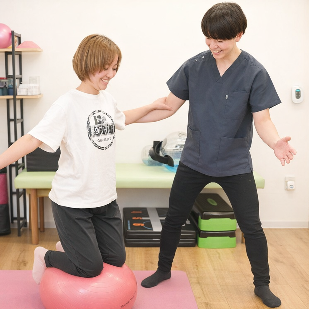 日野市・八王子で姿勢改善トレーニングを行う整骨院の様子